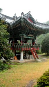 Bell-at-미래사-on-a-Rainy-Day