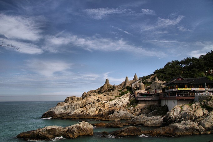 Haedong-Yonggungsa-in-Busan-682x455