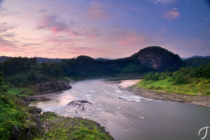 Hantan-River-from-Gungshin-Bridge-궁신교-한탄강-682x453