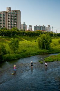 Kids-Fishing-In-Korea-682x1029