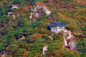 망월사-Mangweol-Temple-in-Korea-682x453