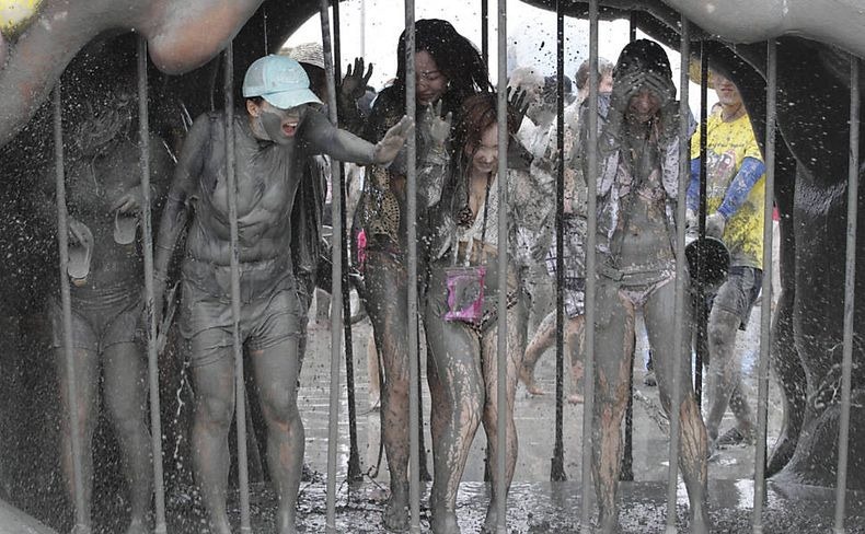 Boryeong-Mud-2012-22.jpg