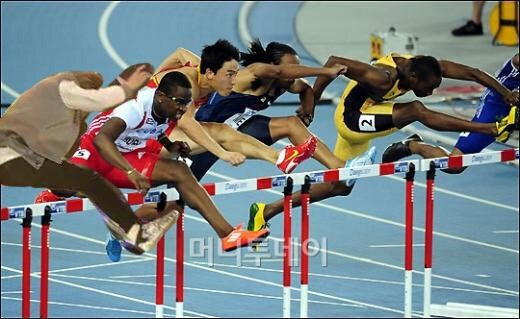 Eunhyuk_1425861448_20150308_eunhyuk_fall3