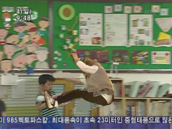 Eunhyuk_1425861449_20150308_eunhyuk_fall5