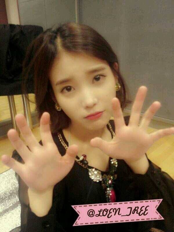 IU-hand