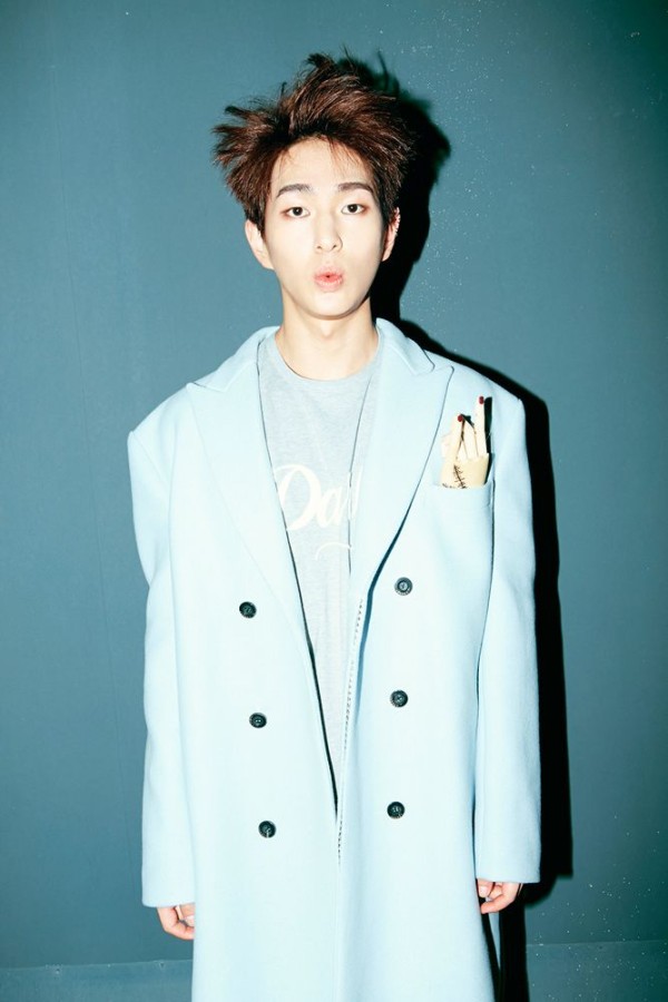 onew-600x900