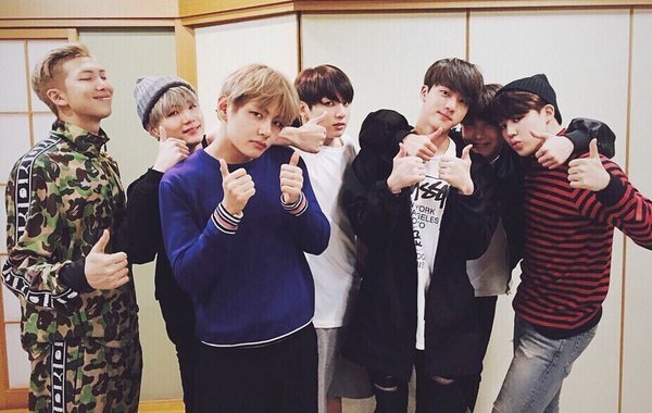 bts_1459043887_CeUk41xUIAAKYoO