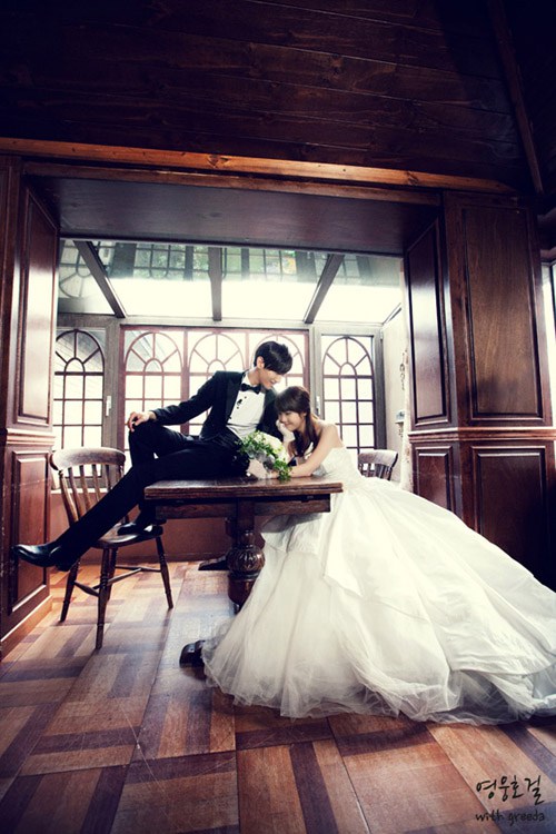 iu-wedding-dress-httpblogningincom