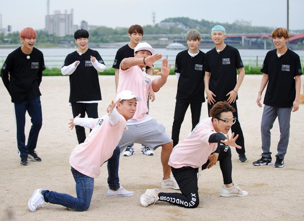 طاقم برنامج الرجل الجاري يحاولون إبهار Bts آسيا هوليك