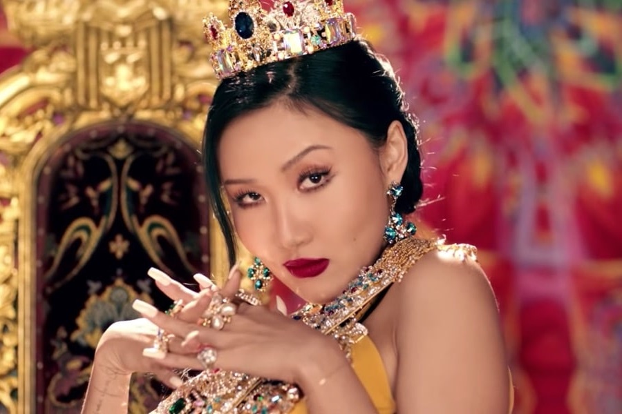 هواسا من مامامو بدأت انطلاقتها المنفردة بفيديو كليب أغنية Twit - آسيا هوليك